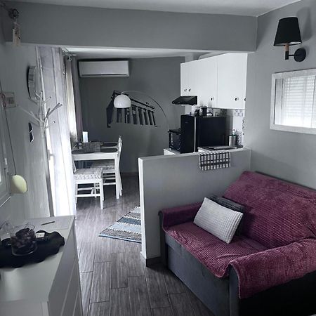 Cozy Studio Apartment In The Heart Of אתונה מראה חיצוני תמונה